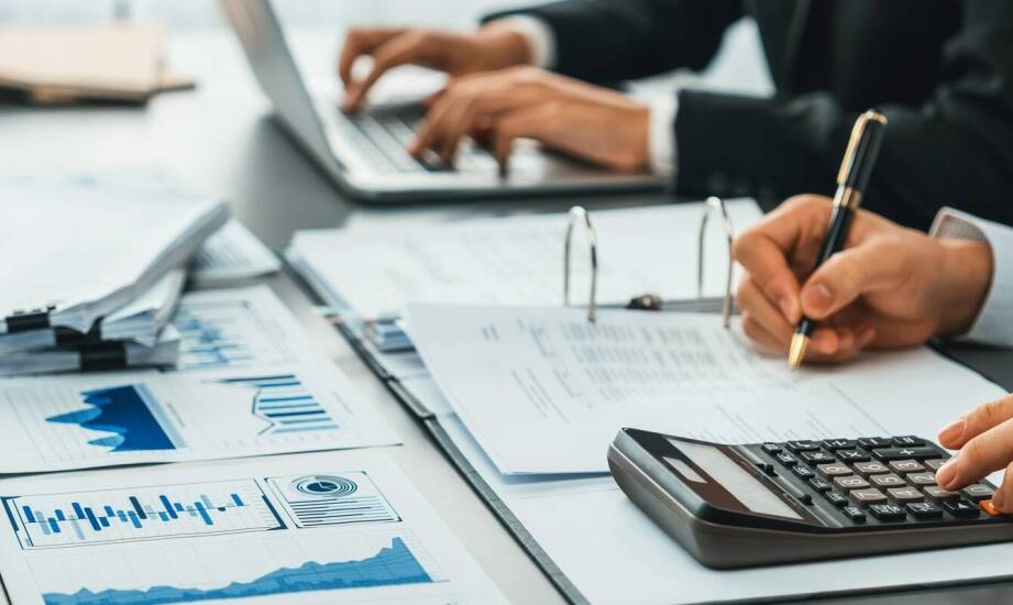 Czym zajmuje się biuro księgowe i kiedy warto skorzystać z usług księgowych