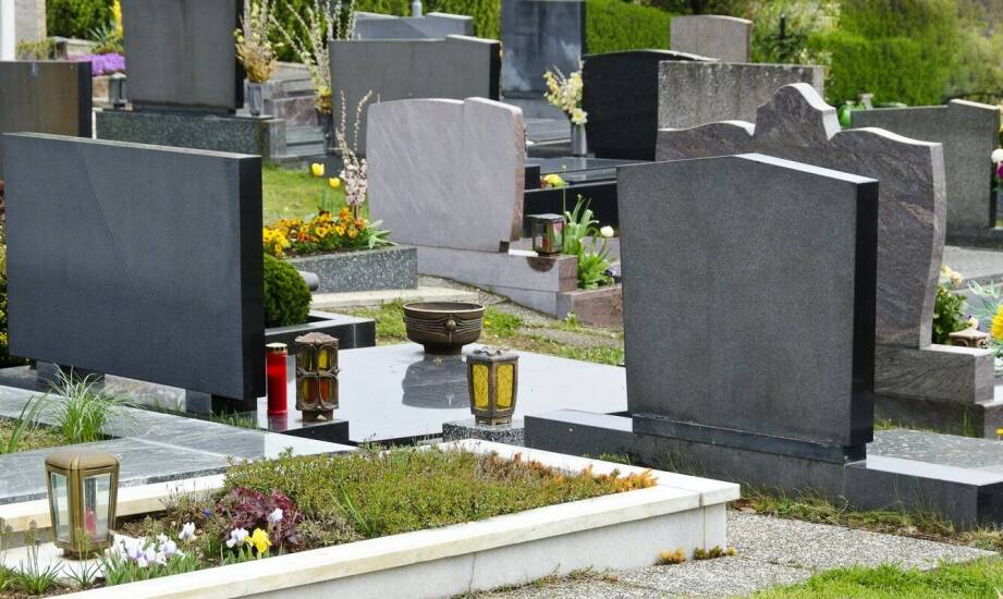 Jak znaleźć najnowsze nekrologi i wspomnienia żałobne w internecie