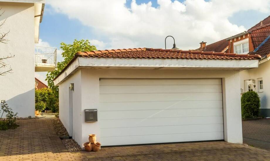 Najważniejsze informacje o bramach garażowych i stolarce budowlanej