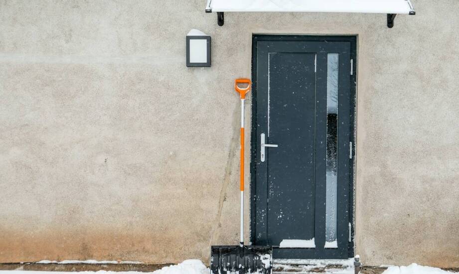 Jak wybrać solidne drzwi zewnętrzne – praktyczne wskazówki i inspiracje