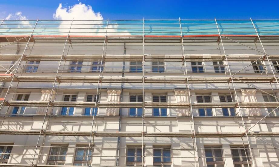 Jak wybrać rusztowania do wynajmu – najważniejsze informacje i porady