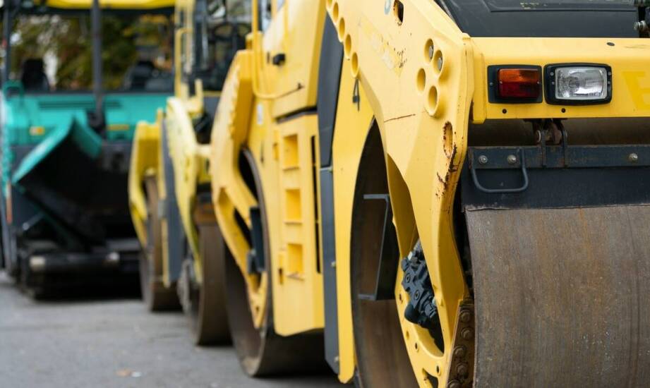 Wynajem sprzętu budowlanego – kiedy się opłaca i jak wygląda oferta