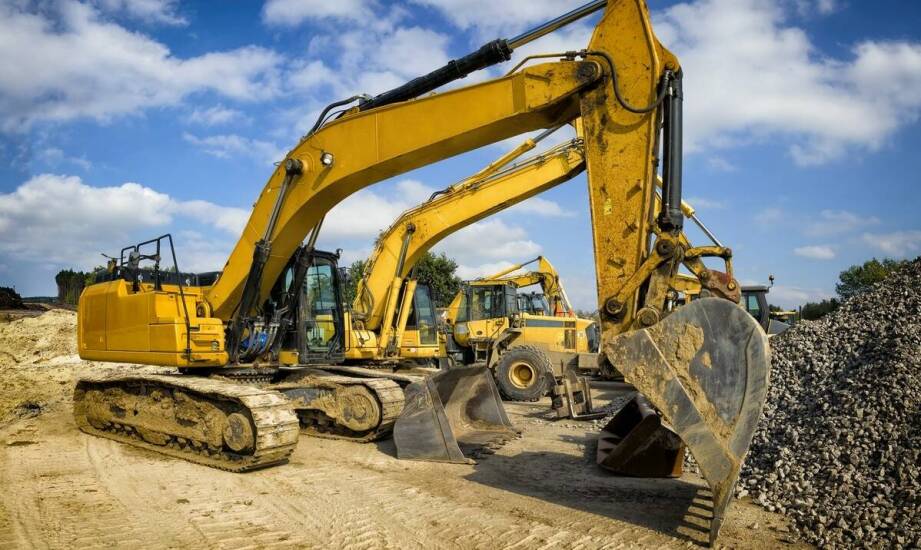 Jak wybrać sprzęt budowlany na wynajem? Praktyczne wskazówki i porady