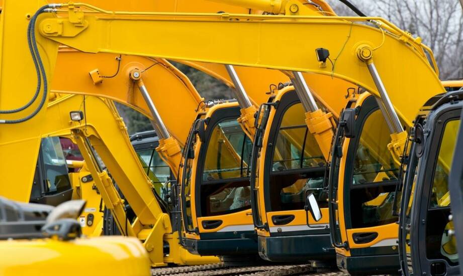 Jak wybrać sprzęt budowlany na wynajem – praktyczne porady i wskazówki