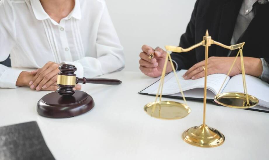 Jak skutecznie znaleźć rzetelną pomoc prawną? Przegląd najważniejszych porad