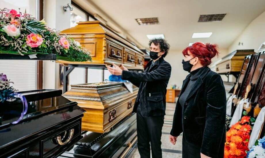 Jak przebiega transport ciała z Włoch do Polski – najważniejsze informacje