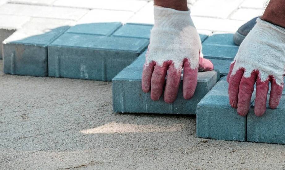 Kostka brukowa – zastosowania, rodzaje i najważniejsze zalety rozwiązania