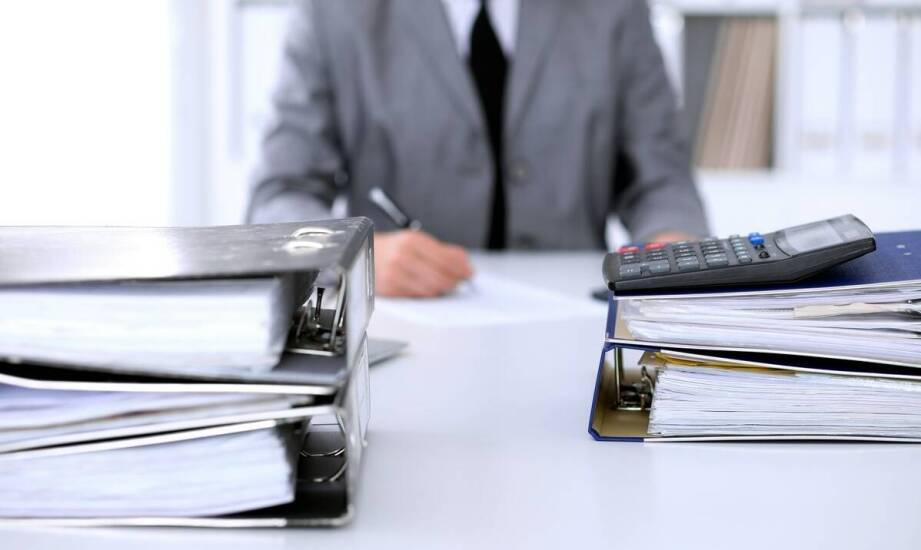 Na czym polega praca księgowego i jakie zadania realizuje w firmie