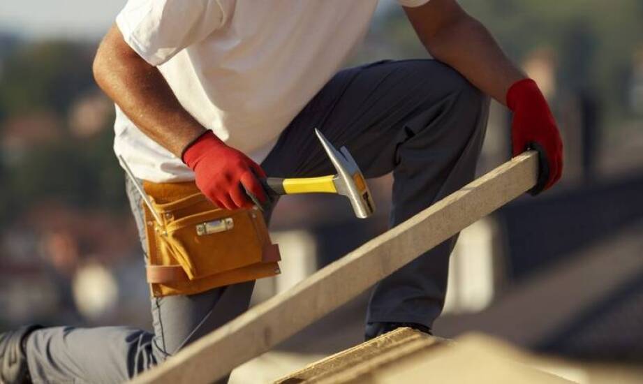 Usługi dekarskie – najważniejsze informacje o pracach na dachu