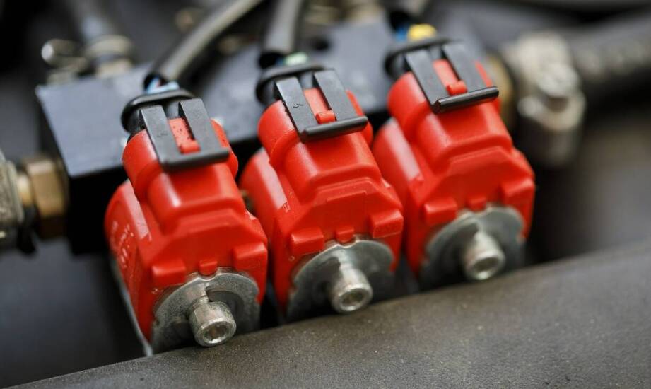 Jak wybrać akumulator samochodowy — najważniejsze informacje przed zakupem