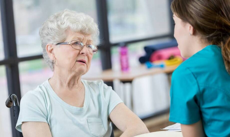 Jak wygląda praca opiekuna osób starszych w Niemczech? Najważniejsze informacje