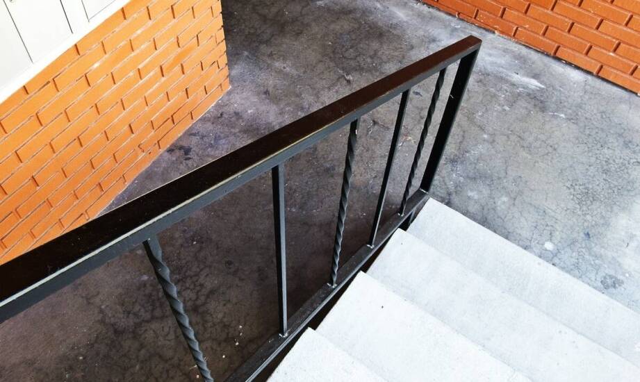 Schody metalowe – trwałość i stylowe rozwiązania do każdego wnętrza