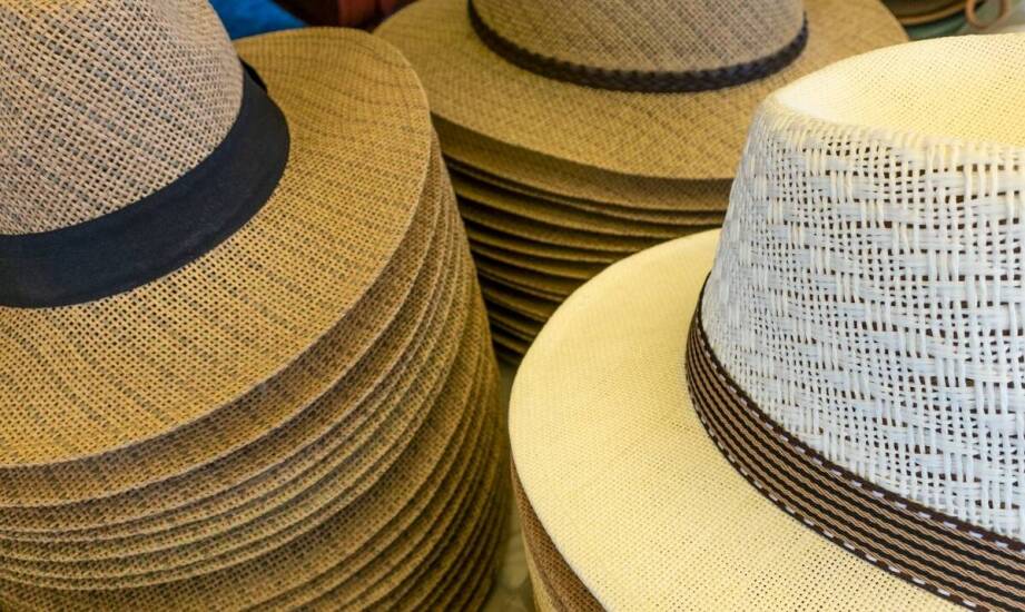 Czapki ręcznie robione – jak powstają i czym się wyróżniają?