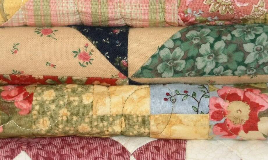 Narzuty patchworkowe – modne dodatki, które odmienią każde wnętrze