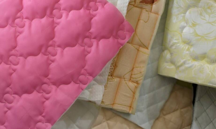 Narzuty patchworkowe – jak wybrać idealny model i czym się kierować?