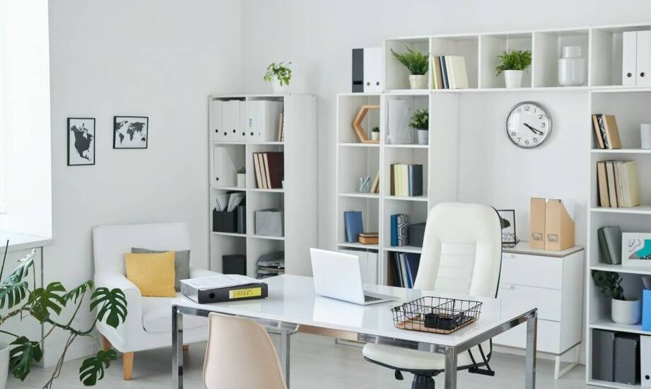 Jak wybrać funkcjonalne meble do biura zwiększające komfort pracy