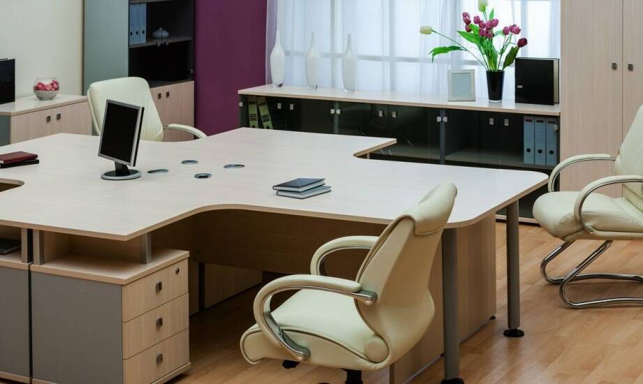 Jak wybrać idealne meble biurowe do efektywnej i komfortowej pracy
