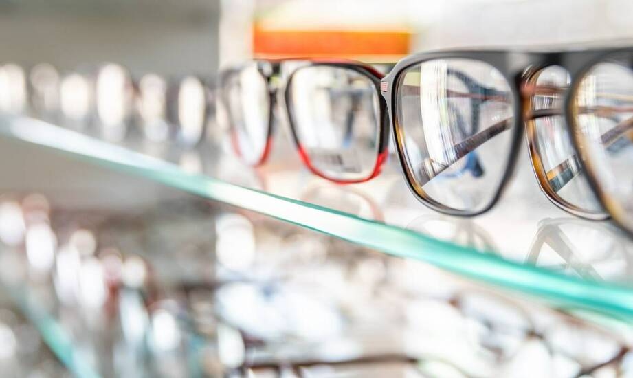 Jak wybrać najlepsze okulary? Najważniejsze informacje o salonach optycznych