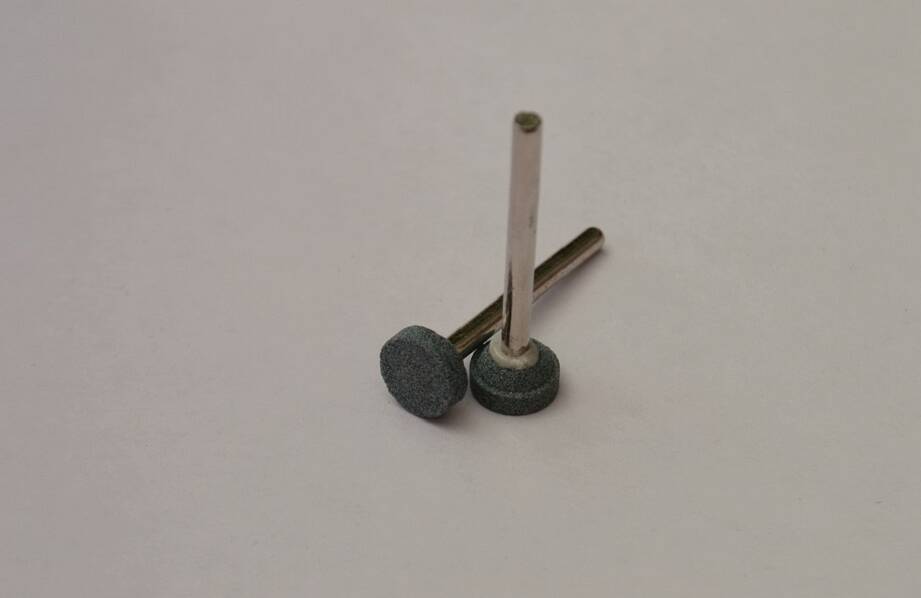 Rola wybijaków do otworów w specjalistycznych projektach elektroinstalacyjnych