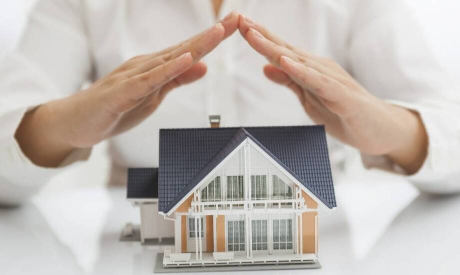 Jak wybrać optymalną polisę chroniącą mieszkanie przed niespodziewanymi zdarzeniami