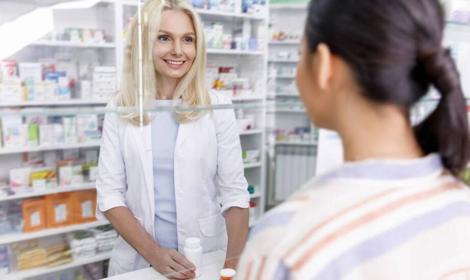 Jak działają apteki i jakie usługi oferują? Kompleksowe omówienie branży