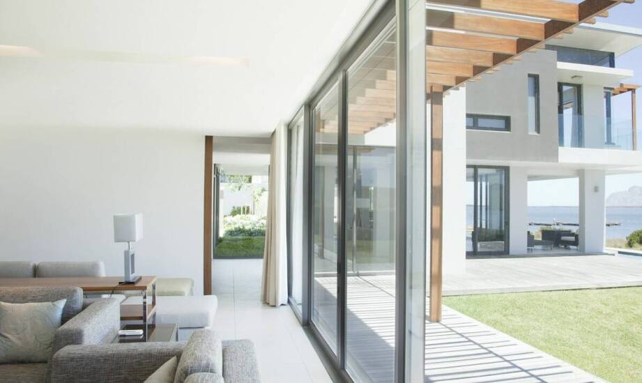 Drzwi tarasowe rozwierno-uchylne – zalety, wybór i funkcjonalność