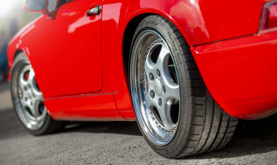 Jak bezpiecznie sprzedać używane felgi – praktyczne porady i wskazówki