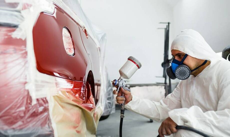 Jak przebiegają naprawy blacharsko-lakiernicze oraz kiedy są potrzebne?