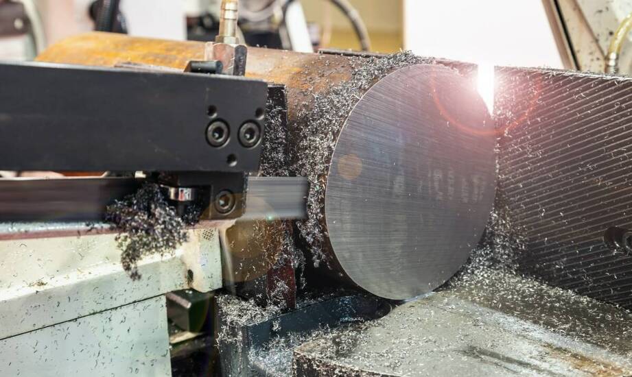 Jak działa frezarka CNC do metalu i jakie ma zastosowanie w przemyśle?