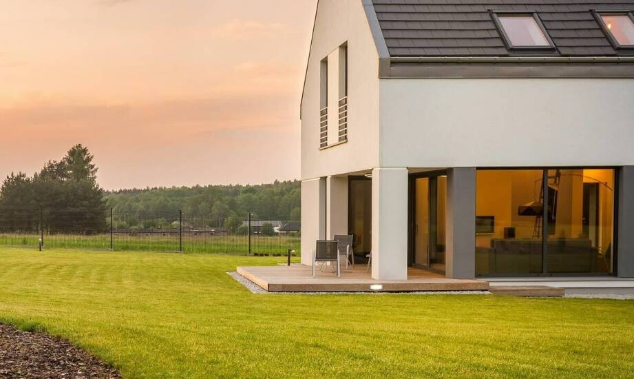 Jak wybrać dom wolnostojący? Najważniejsze aspekty zakupu i budowy