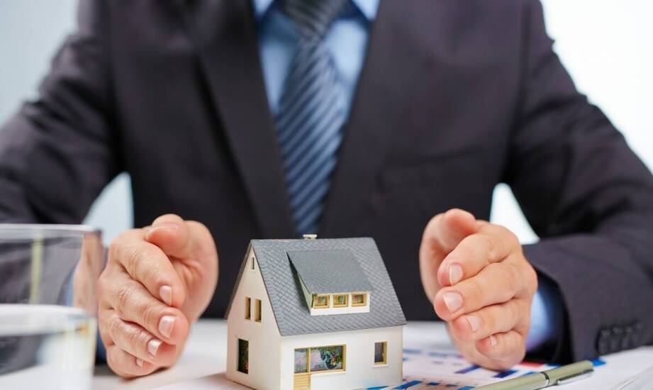 Czym zajmuje się pośrednik nieruchomości i kiedy warto skorzystać z usług