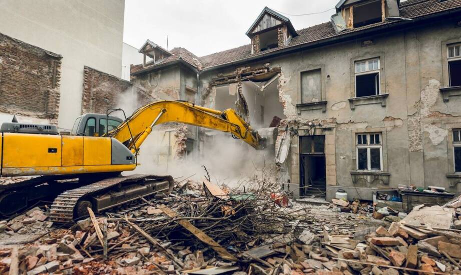 Wyburzenia budynków - od czego zacząć?