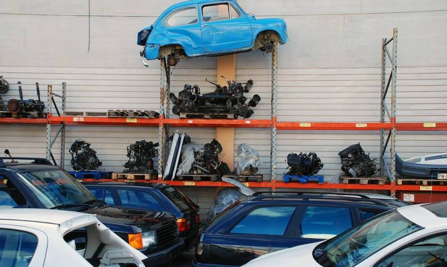 Wiaty carport – rozwiązania na ochronę samochodu przed warunkami pogodowymi