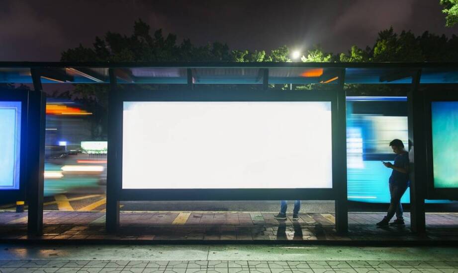 Jak podświetlane kasetony reklamowe wpływają na skuteczność promocji marki