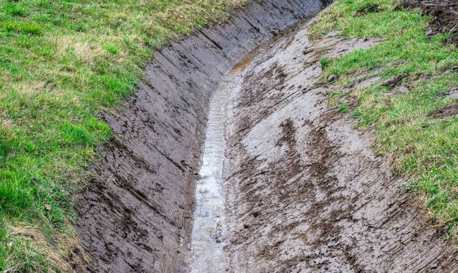 Skuteczne metody odwodnienia terenu – sprawdzone rozwiązania i porady
