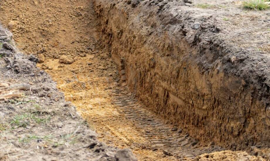 Jak przebiega skuteczne odwodnienie terenu i dlaczego jest tak ważne?