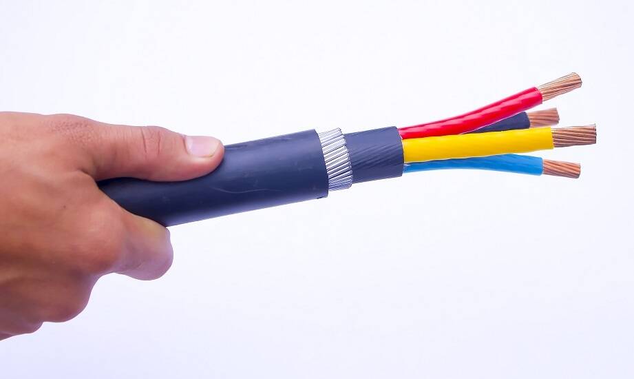 Jakie korzyści przynoszą praski akumulatorowe w pracy mobilnej?