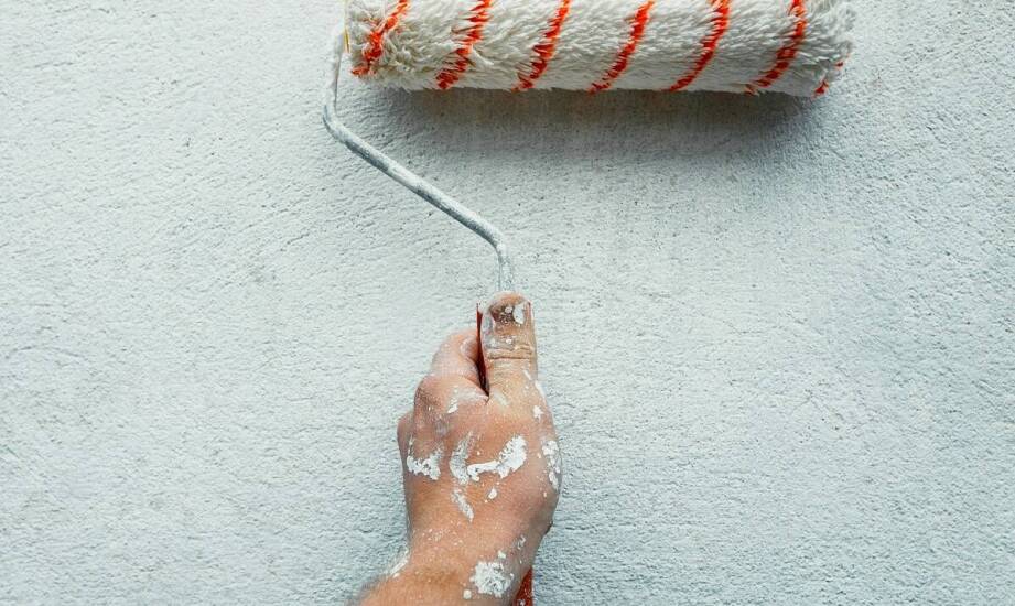 Dłutowanie kanałków – zastosowanie, narzędzia i najważniejsze etapy procesu