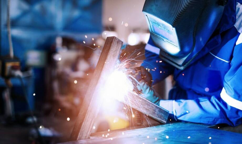 Usługi spawalnicze – na czym polegają i kiedy warto z nich skorzystać?