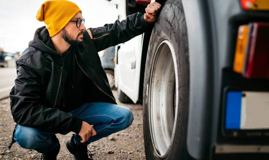 Serwis opon ciężarowych – najczęstsze pytania i praktyczne odpowiedzi