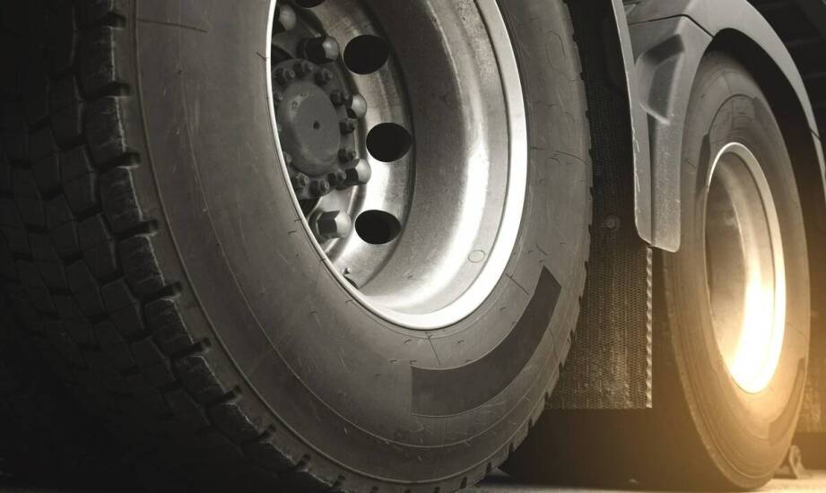 Przednie opony ciężarowe Apollo – kluczowe aspekty wyboru i eksploatacji