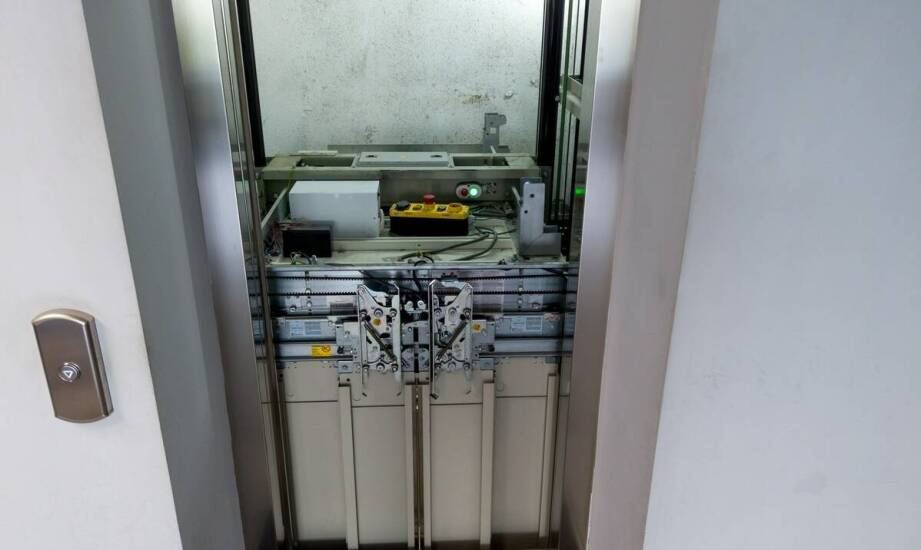 Windy i dźwigi – najważniejsze różnice, przeznaczenie oraz funkcje