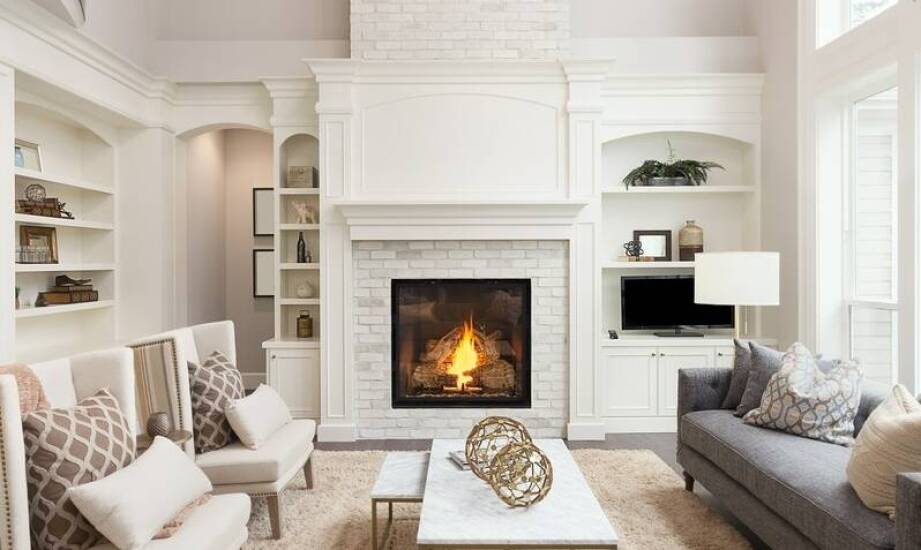 Czym kierować się przy wyborze kominka do salonu – inspiracje i porady