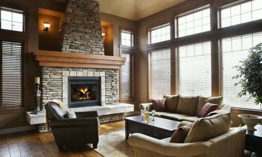 Kominki – zalety ogrzewania i wpływ na komfort domowego wnętrza