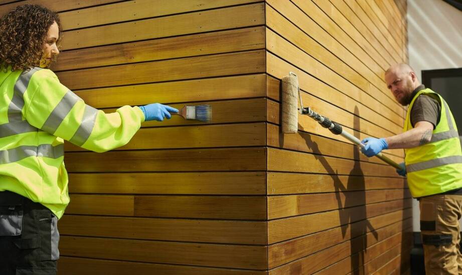 Najczęstsze przyczyny zabrudzeń elewacji i sprawdzone metody ich usuwania