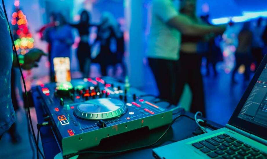 DJ Tomasz Wygoda – historia kariery i wpływ na scenę muzyczną