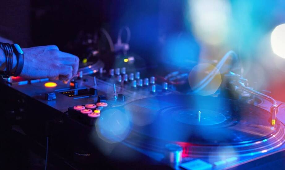 DJ Tomasz Wygoda – najpopularniejsze style muzyczne i hity parkietów