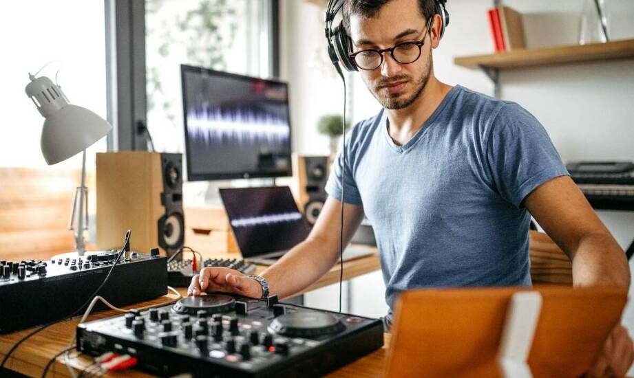 DJ Tomasz Wygoda – jak powstaje magiczny klimat podczas muzycznych eventów