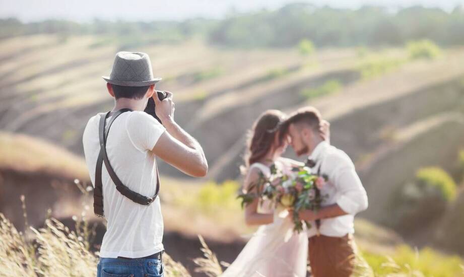 Magia ślubnych kadrów – wszystko, co warto wiedzieć o fotografii ślubnej