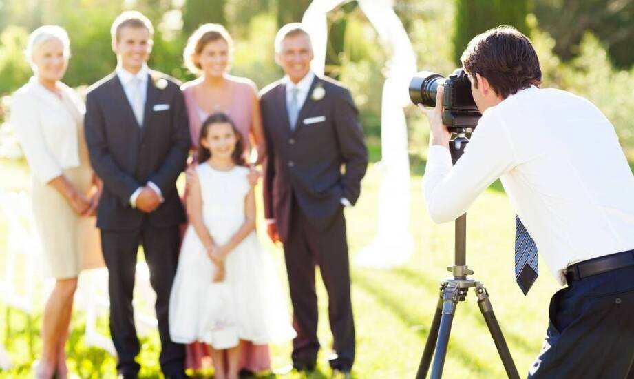 Fotoreportaże ślubne – jak tworzyć poruszające opowieści obrazem